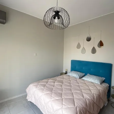 Apartment Apartment's